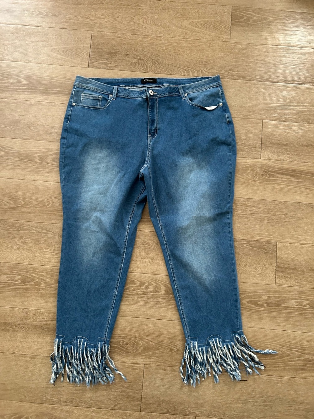 Ashely Stewart Fray Edge Fringe Stretch Denim JeansFrayed Hem Blue Jeans